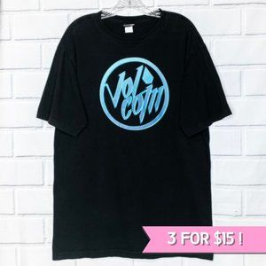 VOLCOM⫸ Circular Graphic Logo Black Tee • Gradient